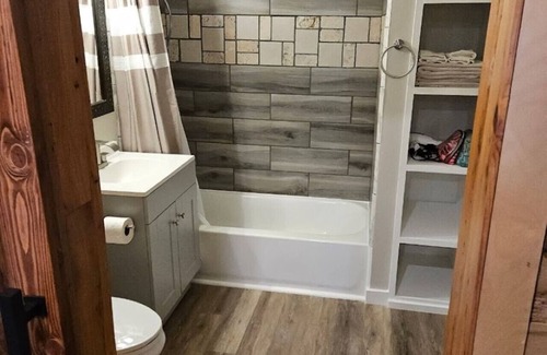 Maryville Apartment | 728 E. Broadway Ave., Unit 204, Maryville, TN.
