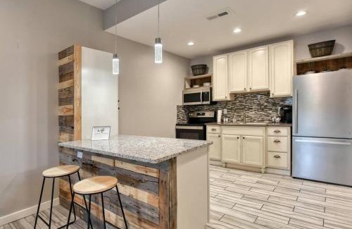 Maryville Apartment | 734 East Broadway, Unit 101