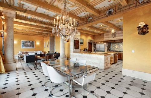 Hollywood Hills Apartment | 7398 Pyramid Place, Los Angeles