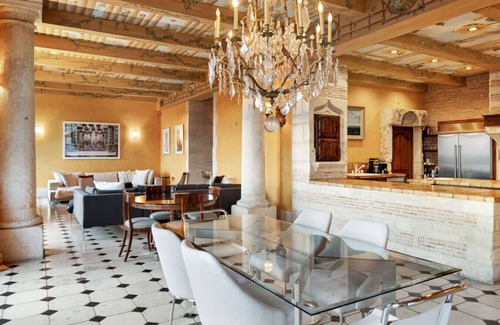 Hollywood Hills Apartment | 7398 Pyramid Place, Los Angeles