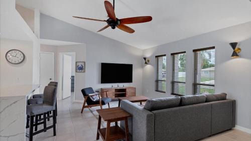 Englewood East House | 7483 Ebro
