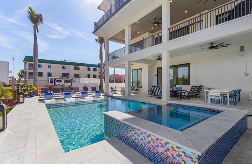 Fort Myers Beach House | 749 New Luxury 7BR Oasis w/Dock, Pool & Gulf Views – Sleeps 18