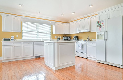 A-Zone House | 75 Ft from the Beach! Beach Block!