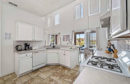 Crescent Lakes House | 7BR Family - Near Disney - Pool - Hot Tub - Game Room