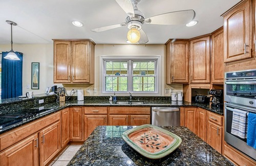 Mineral House | 7BR Lakefront Lake Anna Blue Sails - Waterfront