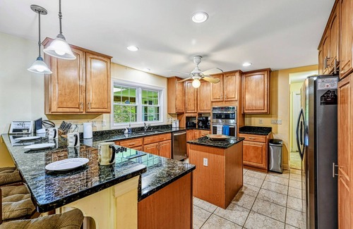 Mineral House | 7BR Lakefront Lake Anna Blue Sails - Waterfront