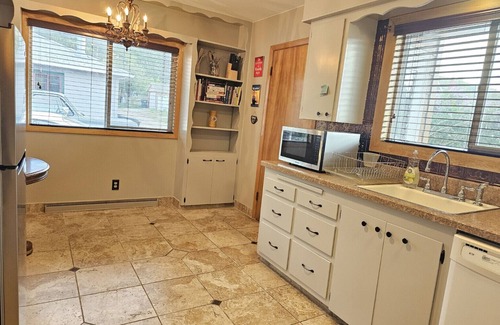 Anaconda House | 7th Street Charm – Historic Home for a Relaxing Stay