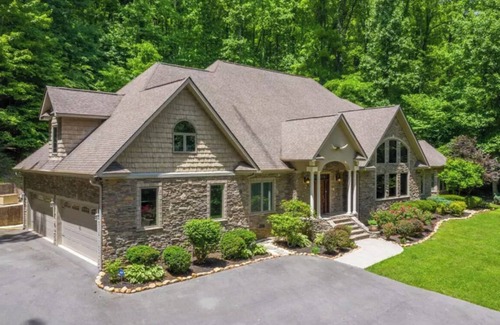 Wears Valley Cabin | 8,000 Sq Ft I Fitness Center I Cinema I Large Arcade I Games I Pinball IGorgeous