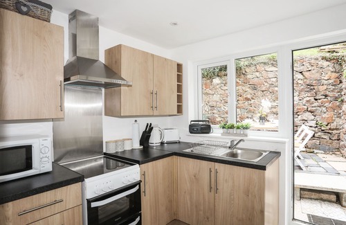 Rhyd-y-clafdy Cottage | 8 ABERERCH ROAD, pet friendly, country holiday cottage in Pwllheli
