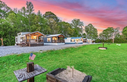 Guntersville Apartment | 8 All Decked Out Luxury Tiny House ~ Private Firepit