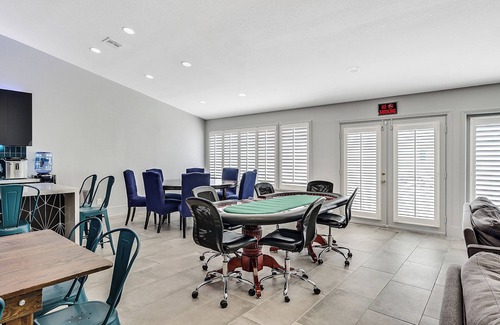 Spring Valley Villa | 8 Bdr/5 Ba 16 Beds, Free Spa Heat