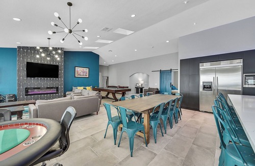 Spring Valley Villa | 8 Bdr/5 Ba 16 Beds, Free Spa Heat