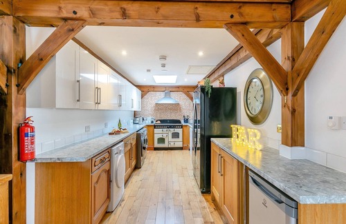 Hardwicke Cottage | 8 bedroom accommodation in Gloucester
