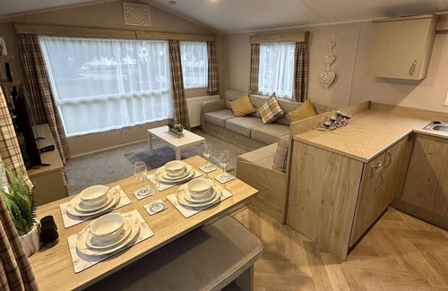 Selsey House | 8 Berth Caravan in West Sands Seal Bay Resort