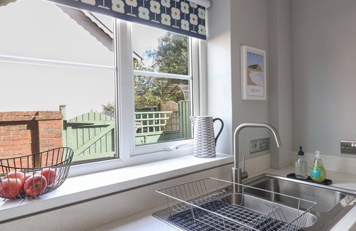 Bridport Cottage | 8 BIDDLECOMBE ORCHARD, family friendly, with a garden in Bridport