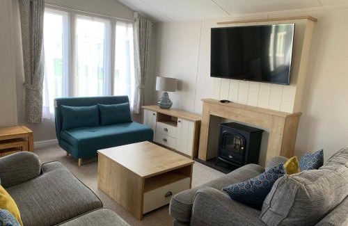 Cayton Bay Apartment | 8 BIRTH LODGE ON CAYTON BAY HOLIDAY PARK