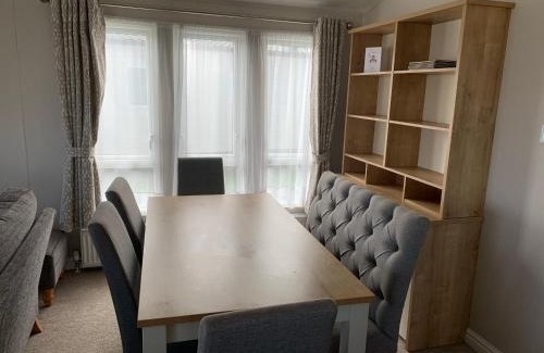 Cayton Bay Apartment | 8 BIRTH LODGE ON CAYTON BAY HOLIDAY PARK