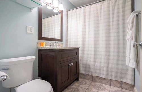 Middletown Hotel | #8 | Largest Room w/King bed