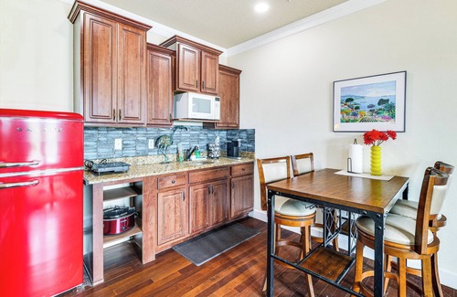 Reunion Apartment | 8 Mi to Disney: Pet-Friendly Apt w/Resort Perks