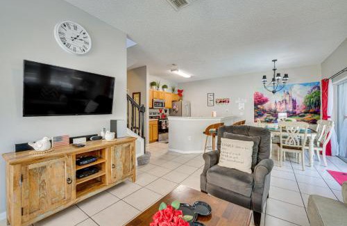 Kissimmee Villa | 8 Mi to Disney Villa with Screened Pool and Lanai