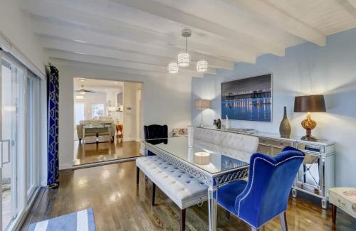 Victoria Park House | 8 Min To Beach - Pool Grill Outdoor Seating