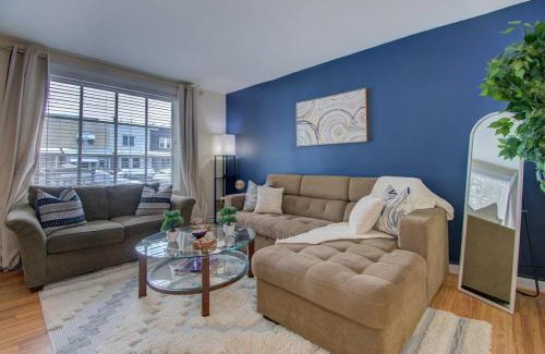 Old Town West House | 8-Min to Metro - King Bed- Old Town Central Retreat - Floyd's Freedom -