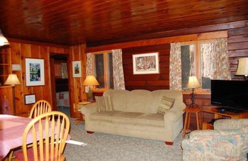 North Wawona Ski Chalet | 8 Nugents Nest