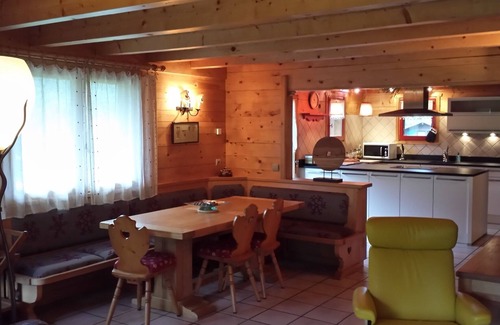 Saint-Gervais-les-Bains Ski Chalet | 8 people - 6 bedrooms - 250m2 + 3.000m2 garden - 8 mins from skiing - Montblanc view