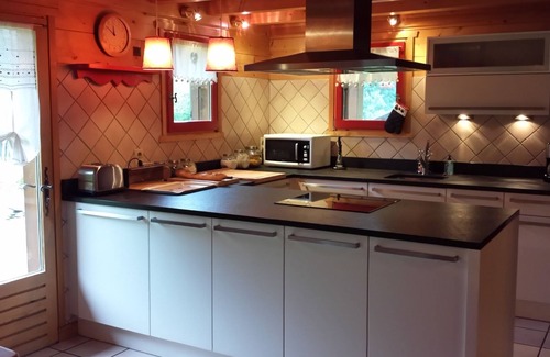 Saint-Gervais-les-Bains Ski Chalet | 8 people - 6 bedrooms - 250m2 + 3.000m2 garden - 8 mins from skiing - Montblanc view