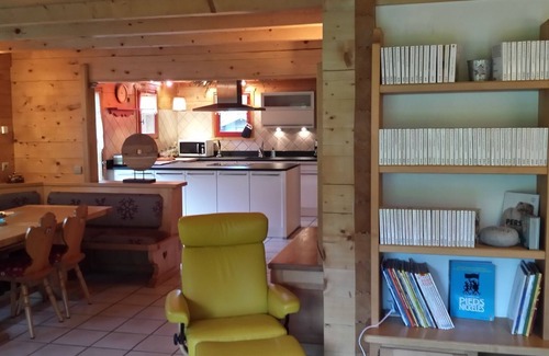 Saint-Gervais-les-Bains Ski Chalet | 8 people - 6 bedrooms - 250m2 + 3.000m2 garden - 8 mins from skiing - Montblanc view