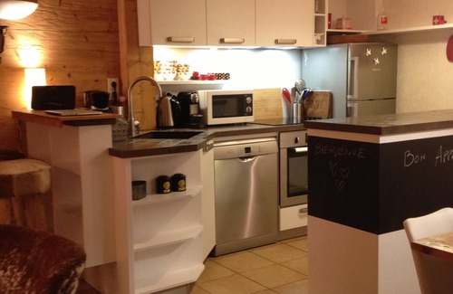 La Clusaz Apartment | 8 people, heart of the village, 100m from the slopes, single storey south terrace, wifi