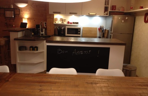 La Clusaz Apartment | 8 people, heart of the village, 100m from the slopes, single storey south terrace, wifi