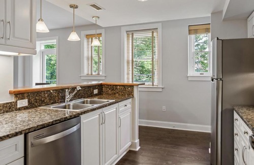 Asheville House | 8 Village Lane 401