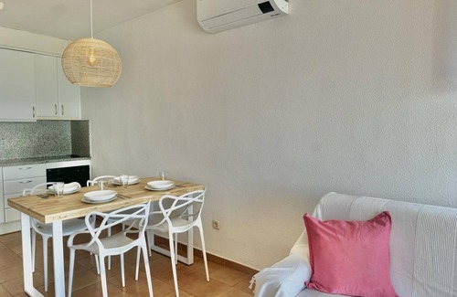 Almadraba-Canyelles Apartment | 8. Wonderful sea views with communal pool