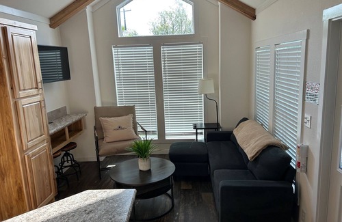 Honey Grove Cabin | 801 Cozy Loft cabin in delightful Honey Grove with AC, WiFi