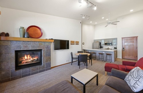 Olympic Valley Condo | 801 | Modern 2BD - King + Bunks, Pool & Sauna