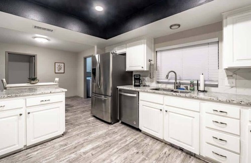 Raintree House | 806 Estate - 4BR/2BA - South Lubbock