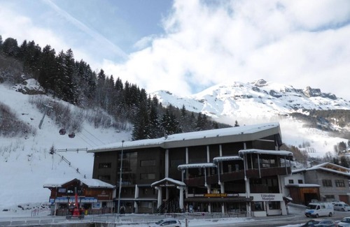 Les Contamines-Montjoie Apartment | 80m from ski slopes, 2nd floor, view mountain, balcony, ski locker, 51m², Les Contamines-Montjoie
