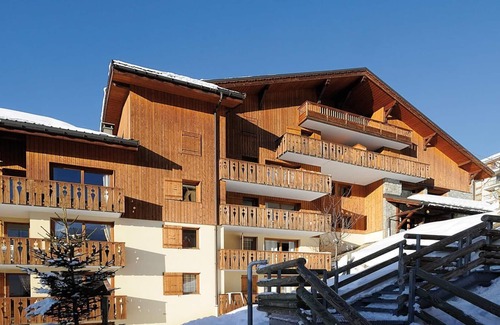 Plan Peisey Apartment | 80m from ski slopes, fitness, swimming pool, terrace, balcony, tv, ski locker, 70m²
