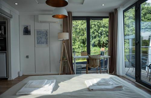 Billbrook Boat Rental | 80qm privates Hausboot in Hamburg-Mitte
