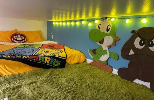 Hot Springs Apartment | 80s & 90s Apt with Mario Loft