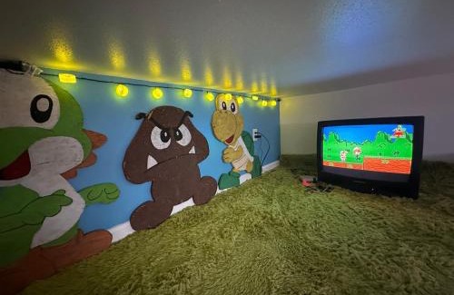 Hot Springs Apartment | 80s & 90s Apt with Mario Loft