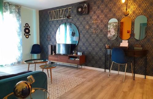 Alhaurin de la Torre Apartment | 80s Loft ViNTAGE 15' Málaga Airport Free Guest Parking