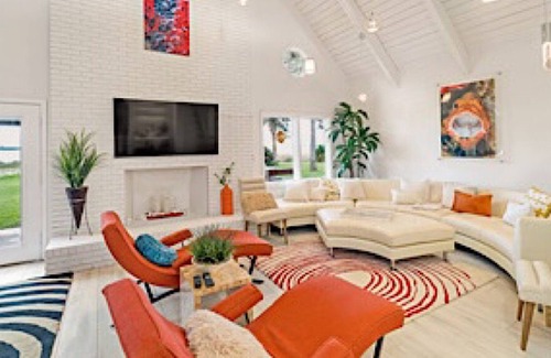 Brunswick House | 82 Palms~Gorgeous Waterfront Home