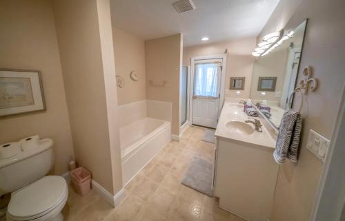 Sunset Village House | 8700 - Southern Seasons