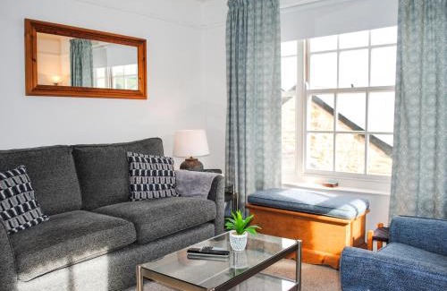 Salcombe House | 8b Fore Street