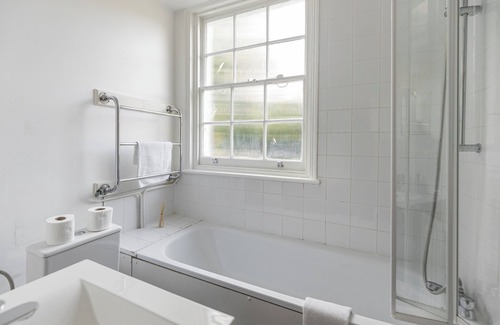 Regent's Park House | 8BR Gem in Prime Location: Perfect for Group Stays