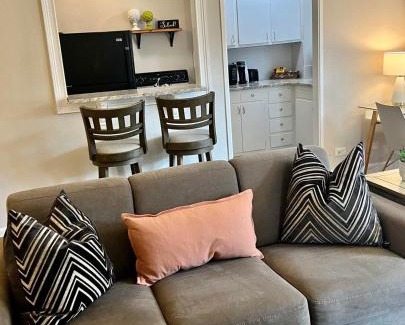 Downtown Atlanta House | 8N - Stylish 1 BD 1 BA condo in Downtown Atlanta