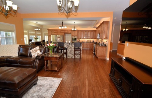 Saratoga Springs House | 9 Bedroom🏡Heated Pool🏊HotTub🛁10 Acres🌳BBQ🍗By Ski⛷️Track🏇Town🌇SPAC🎶Lake🏖️Golf⛳️
