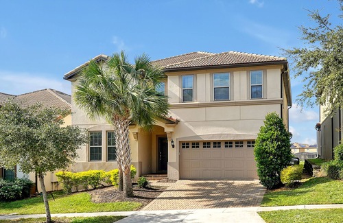 Four Corners House | 9 Bedroom w/Private Lakeview Pool & Hot Tub. Professionally Decorated.